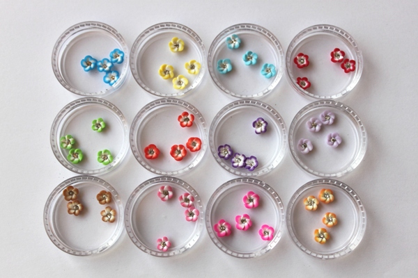 blume_mit_strass_zweifarbig